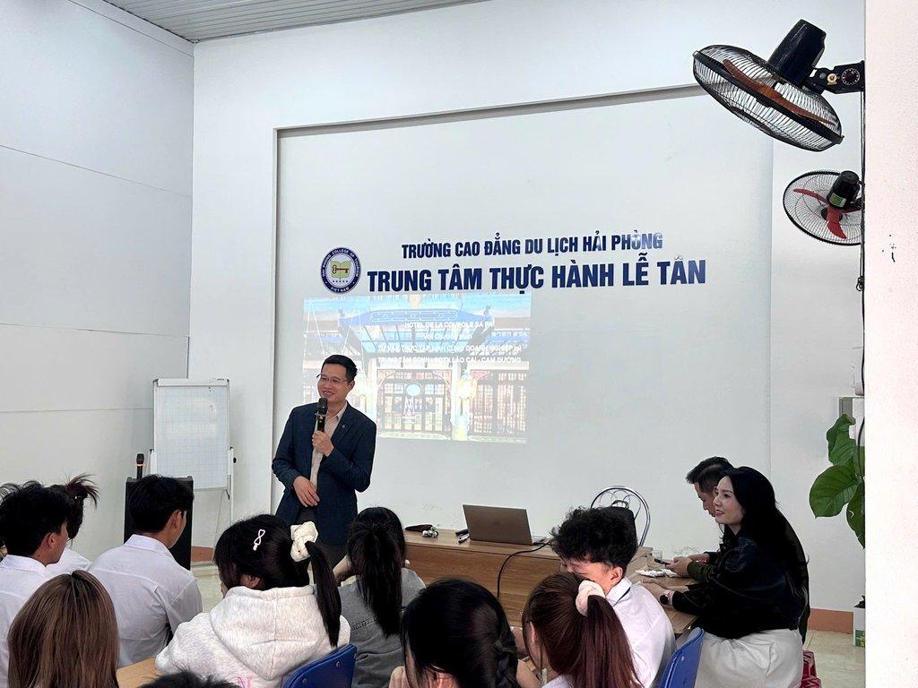 Hình ảnh hoạt động giao lưu sôi nổi 2