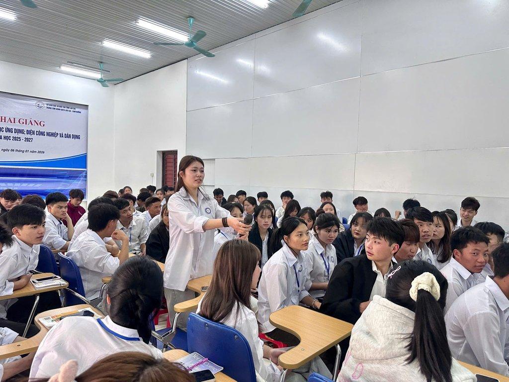 Ảnh lưu niệm cuối buổi - Thể hiện sự gắn kết